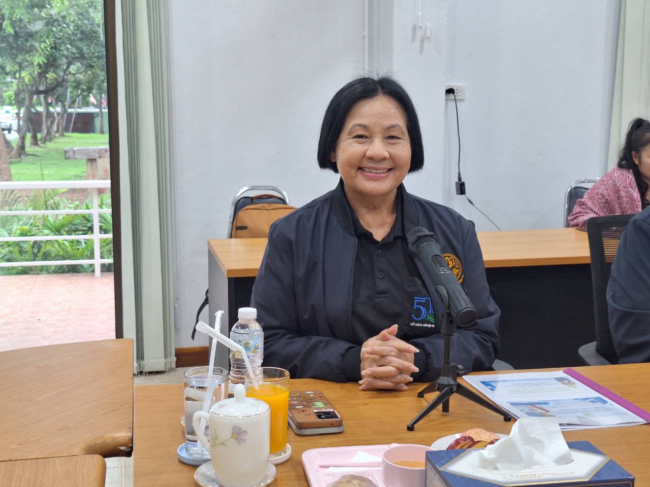 title - ผู้ตรวจราชการ ส.ป.ก. ลงพื้นที่จังหวัดขอนแก่น ประชุมติดตามความก้าวหน้าผลการดำเนินงาน พร้อมตรวจเยี่ยมให้กำลังใจกลุ่มวิสาหกิจชุมชนสมุนไพรไผ่คำ 39 